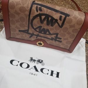 Riley In Signature Canvas With Rexy By Guang Yu